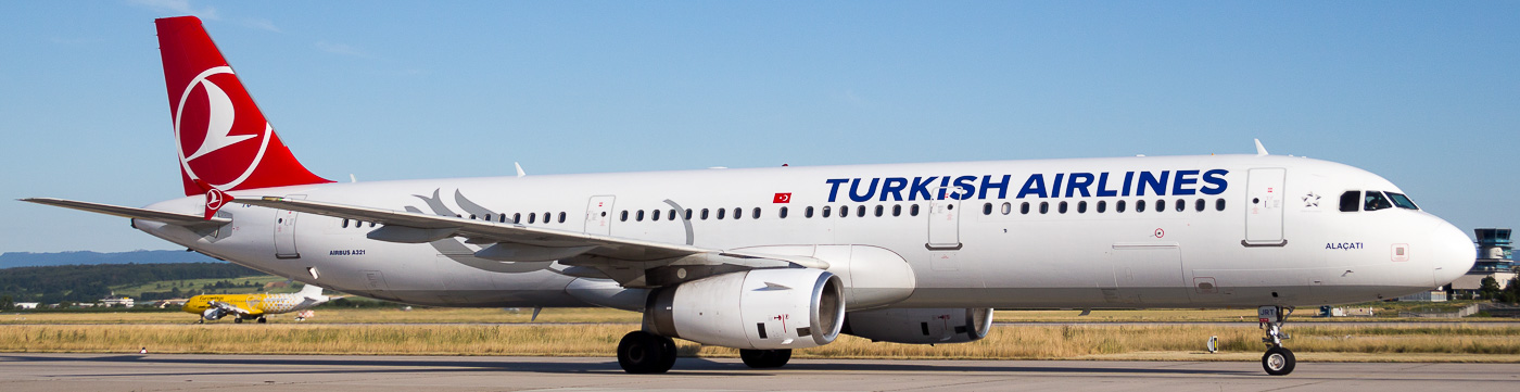 TC-JRT - Turkish Airlines Airbus A321