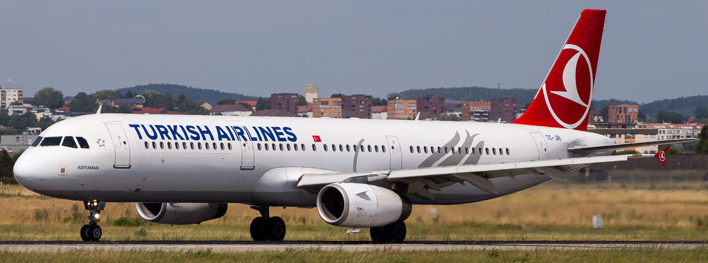 TC-JRI - Turkish Airlines Airbus A321