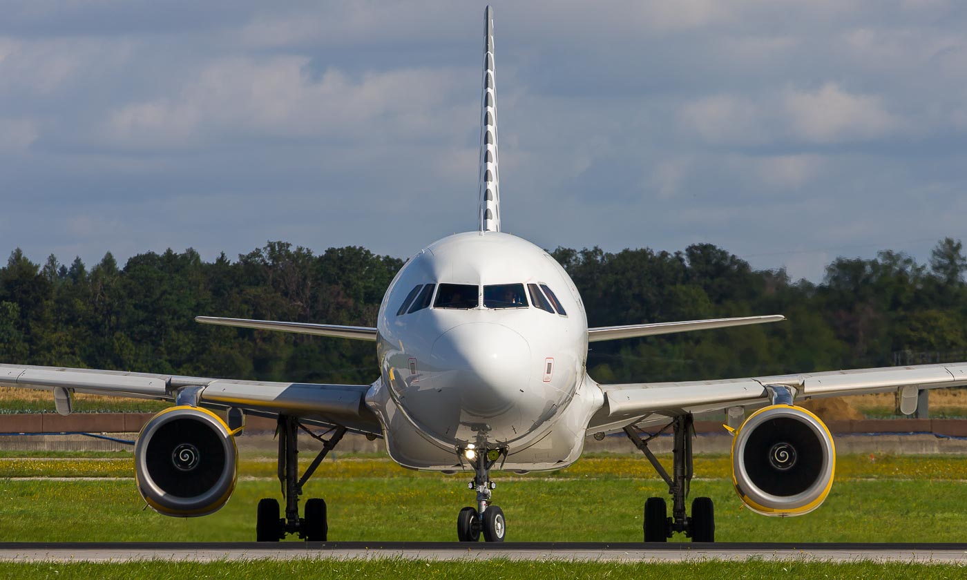 EC-MJB - Vueling Airlines Airbus A320