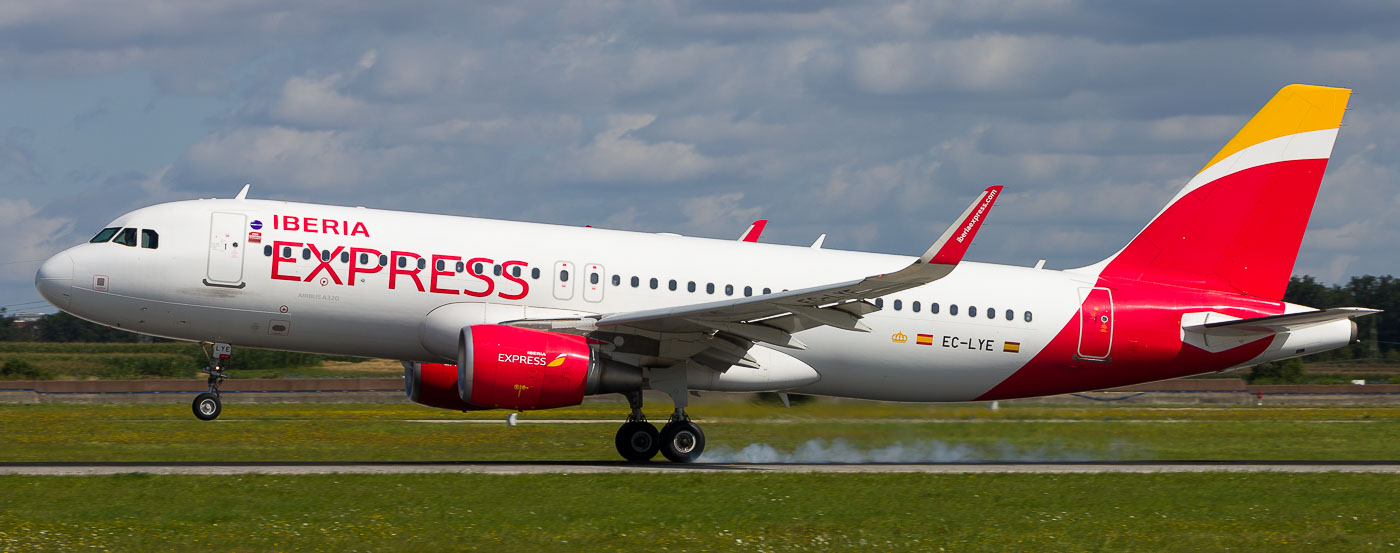 EC-LYE - Iberia Express Airbus A320