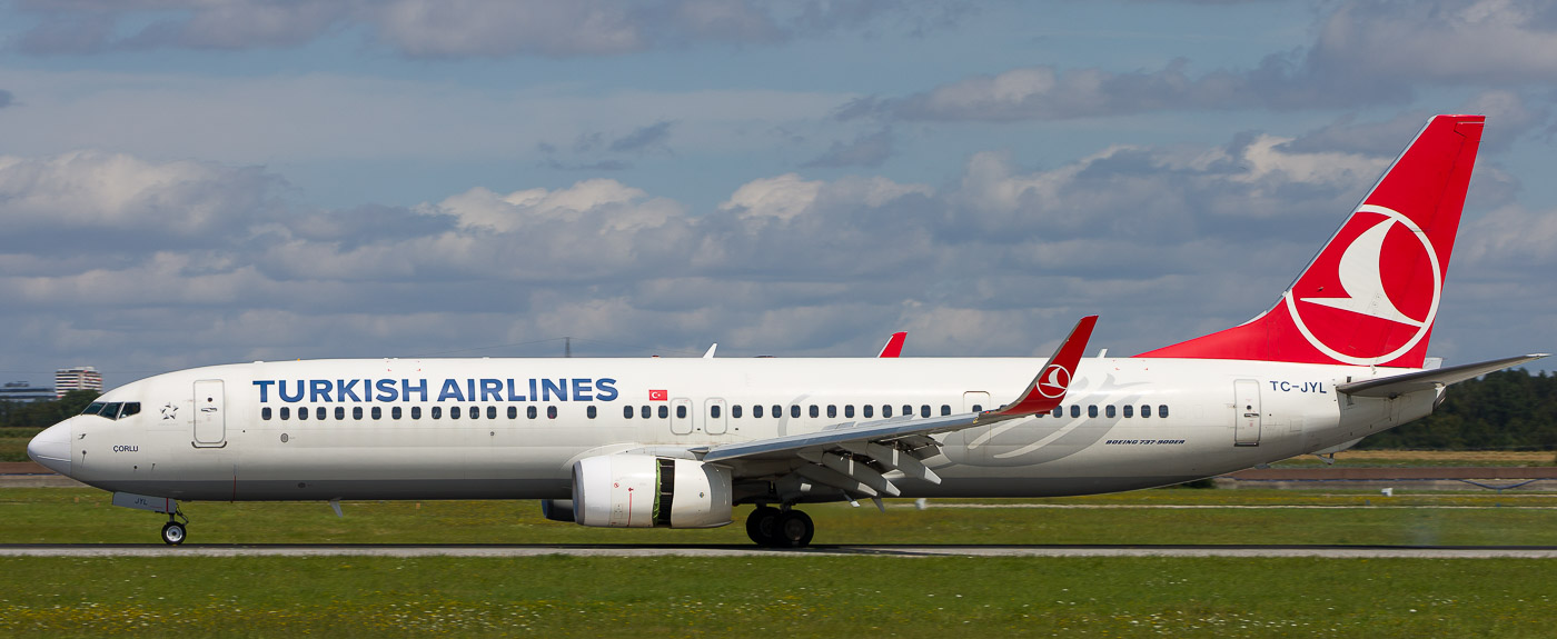 TC-JYL - Turkish Airlines Boeing 737-900