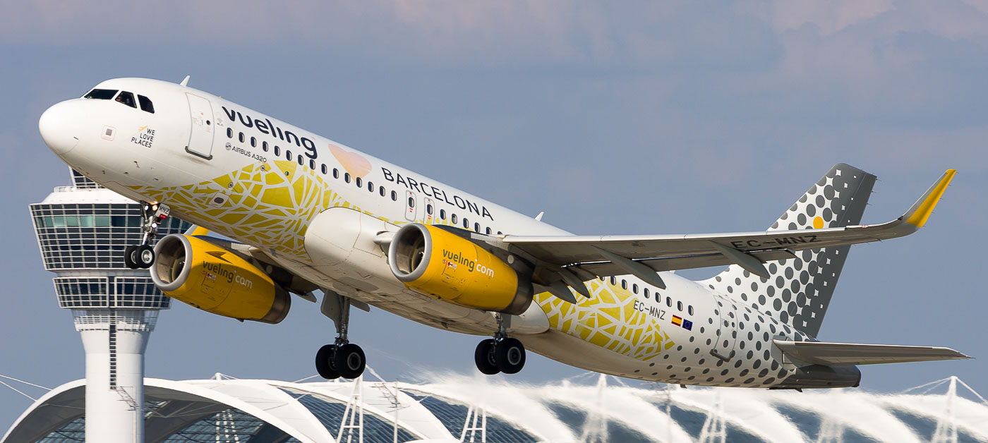 EC-MNZ - Vueling Airlines Airbus A320