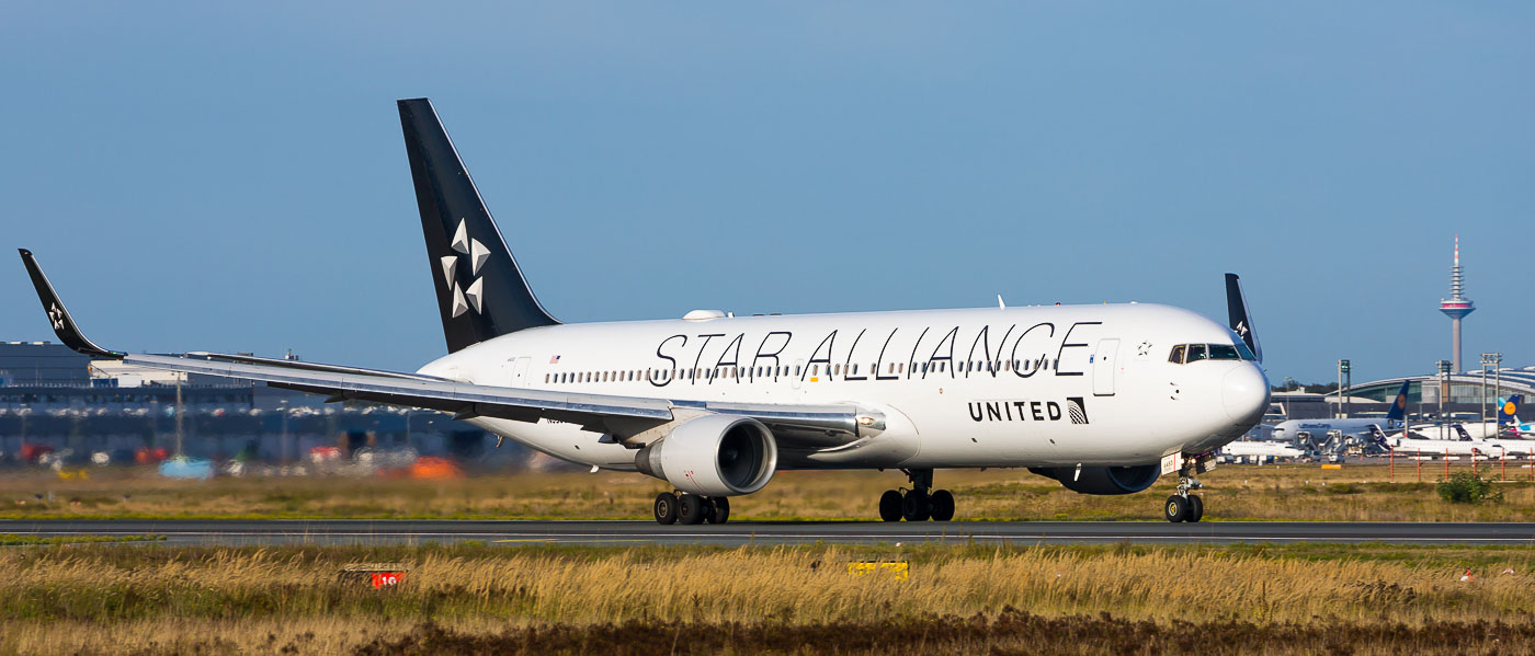 N653UA - United Boeing 767-300