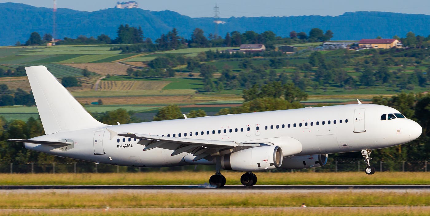 9H-AML - Avion Express Malta Airbus A320