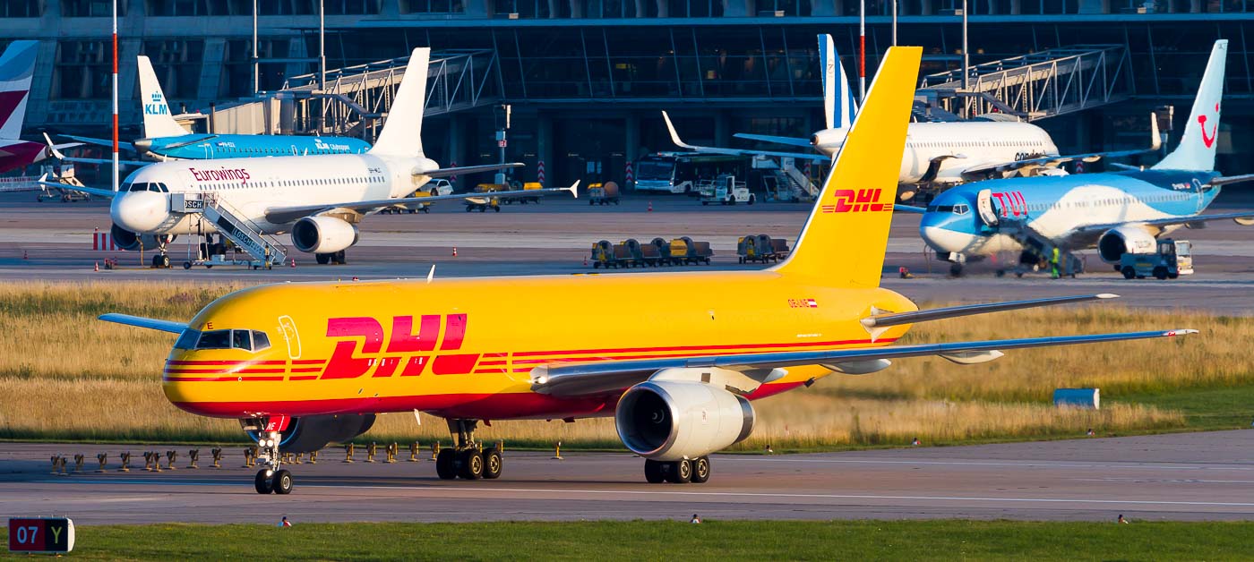 OE-LNE - DHL Air Austria Boeing 757-200