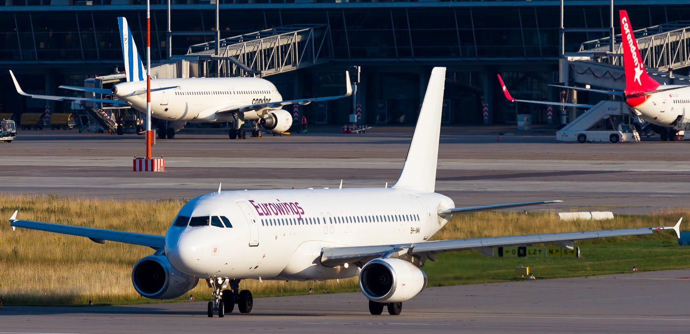 9H-AMV - Avion Express Malta Airbus A320