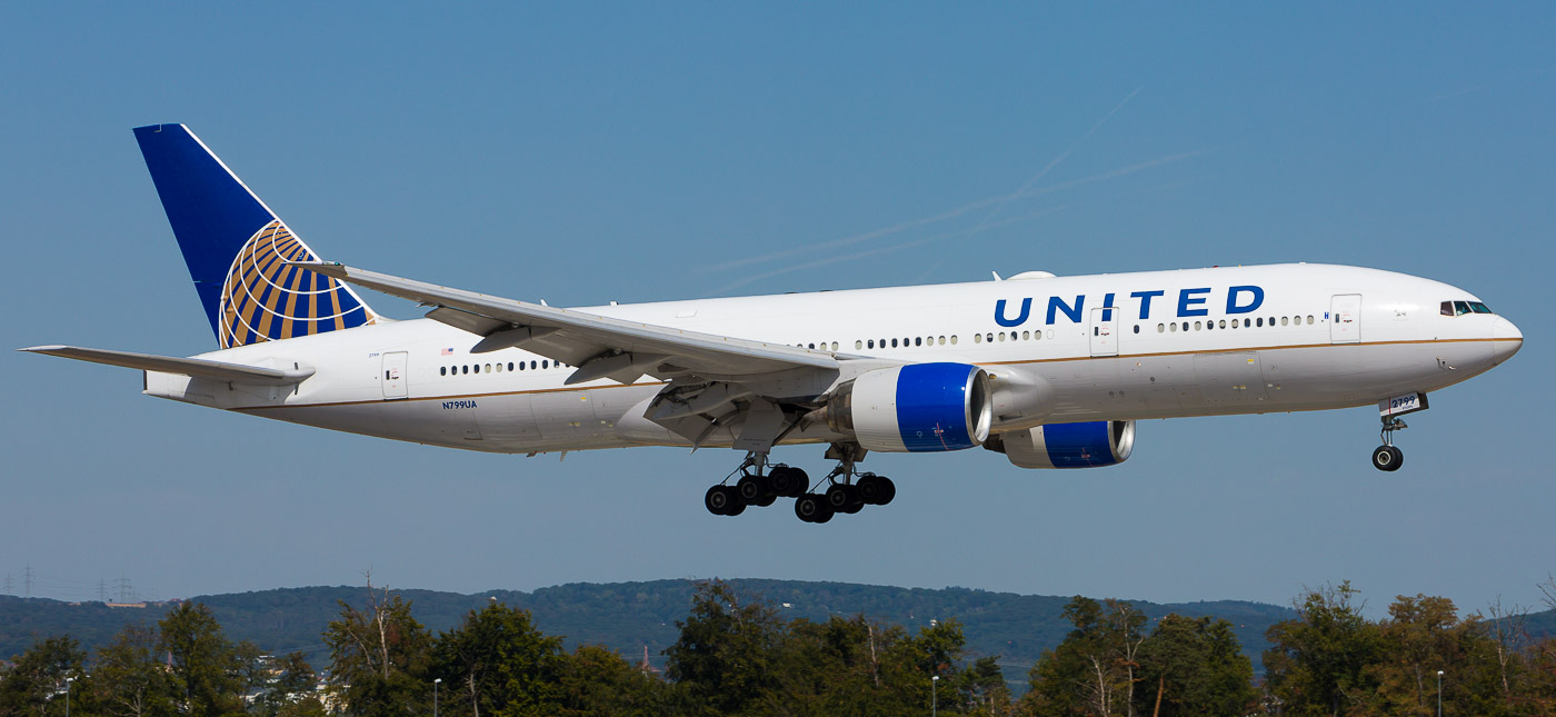 N799UA - United Boeing 777-200