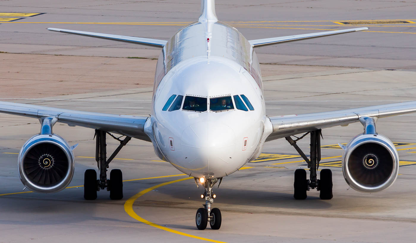 9H-AMV - Avion Express Malta Airbus A320