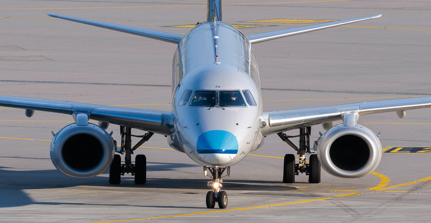 PH-EZX - KLM cityhopper Embraer 190