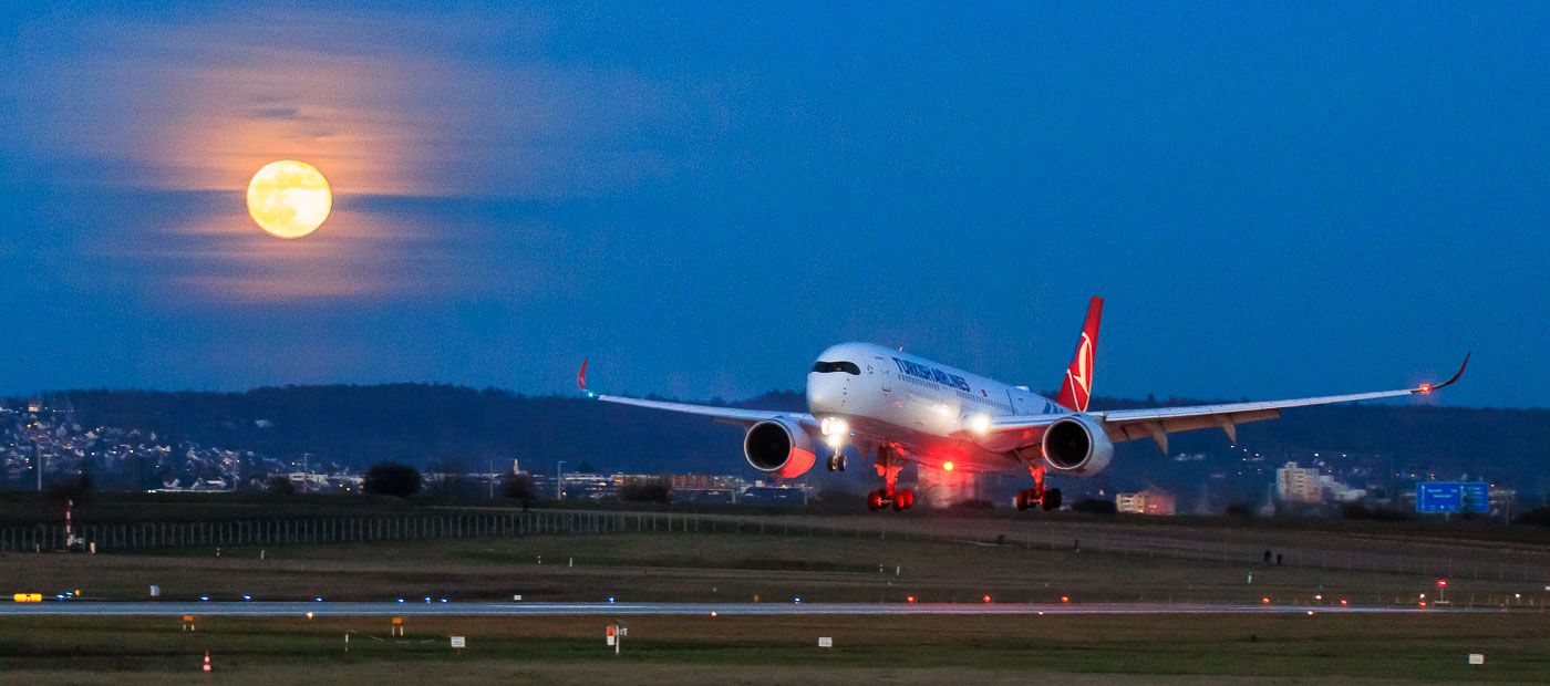 TC-LGA - Turkish Airlines Airbus A350-900