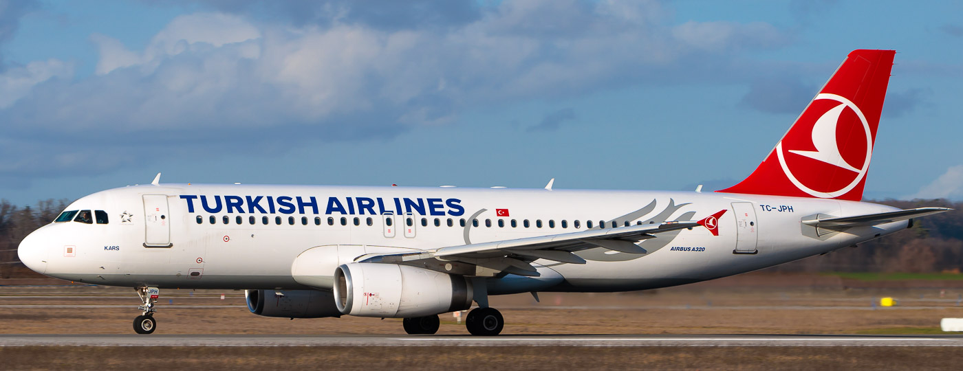 TC-JPH - Turkish Airlines Airbus A320