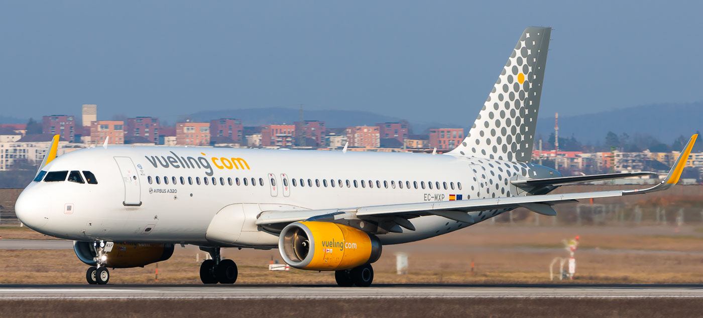 EC-MXP - Vueling Airlines Airbus A320