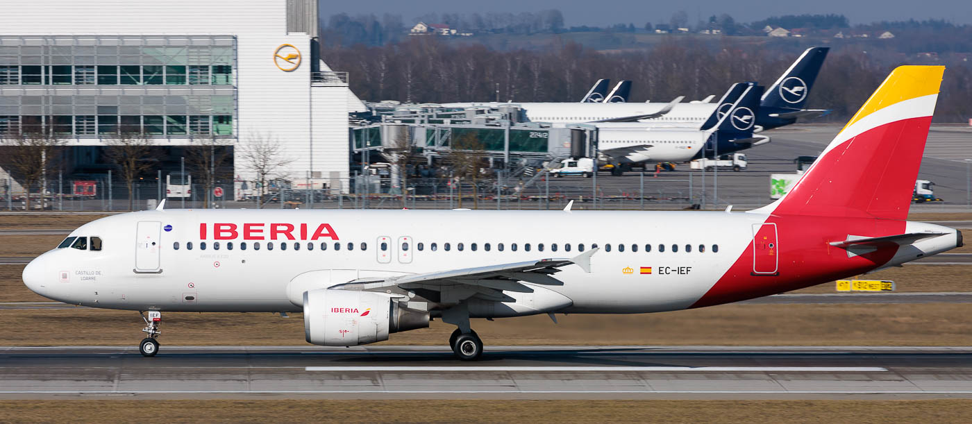 EC-IEF - Iberia Airbus A320