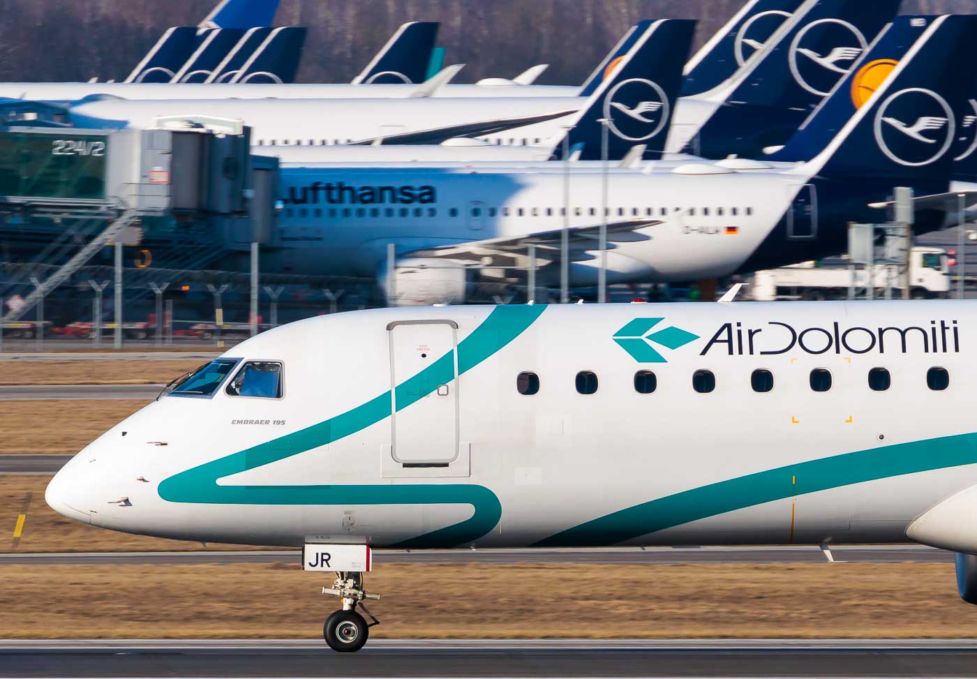 I-ADJR - Air Dolomiti Embraer 195