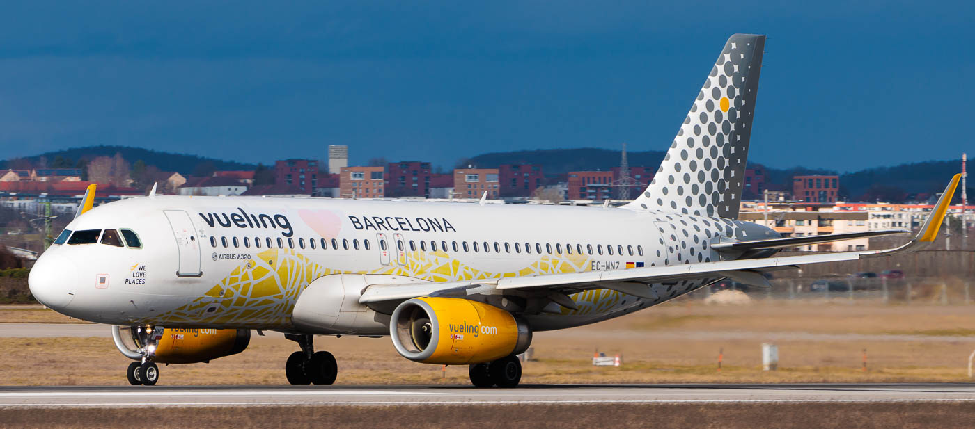 EC-MNZ - Vueling Airlines Airbus A320