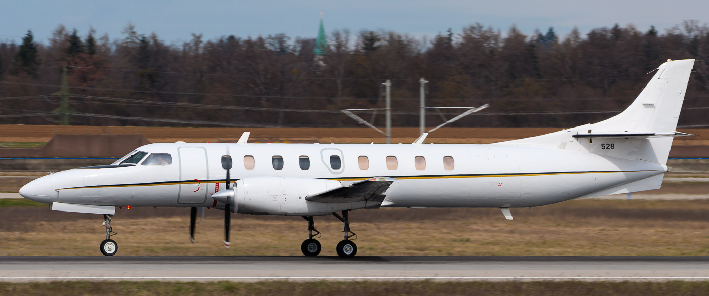 900528 - USAF, -Army etc. Fairchild Swearingen Metroliner