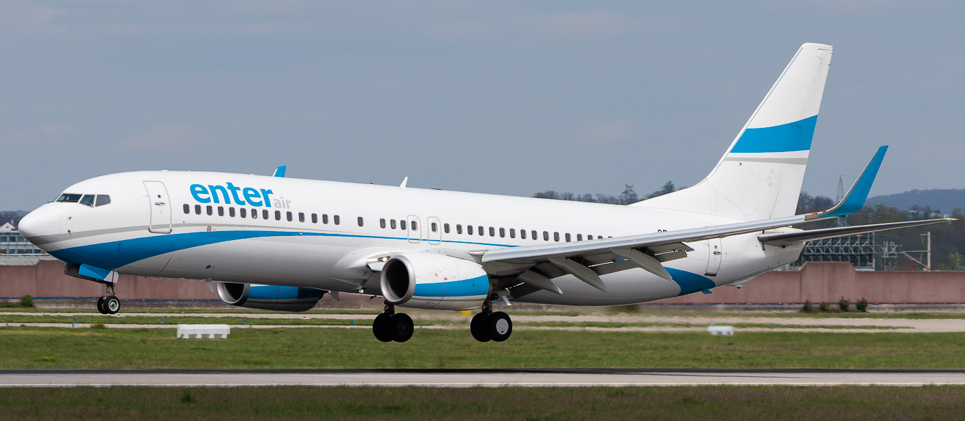 SP-ESF - Enter Air Boeing 737-800