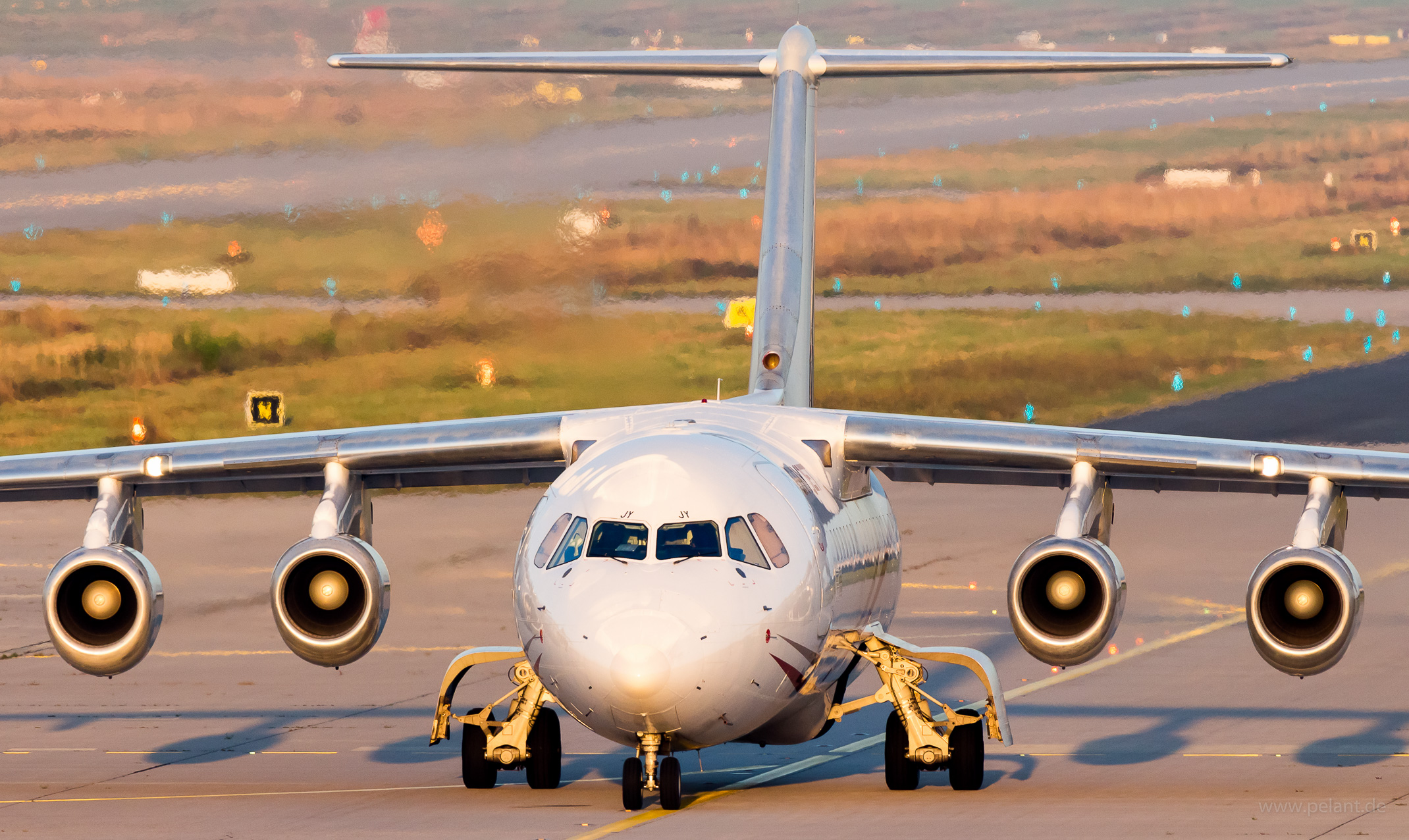 EI-RJY CityJet Avro RJ85 in Stuttgart / STR