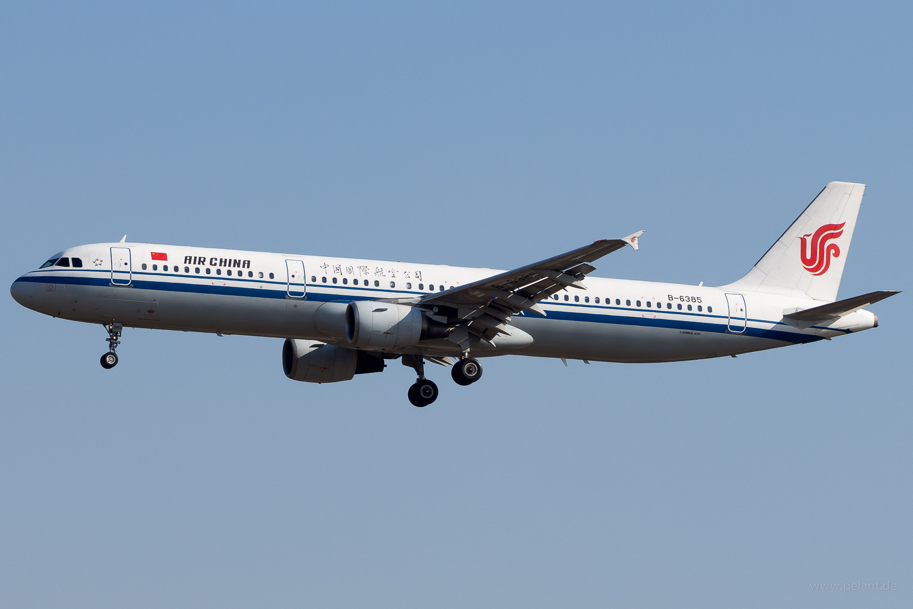 B-6385 Air China Airbus A321-213 in Peking / PEK