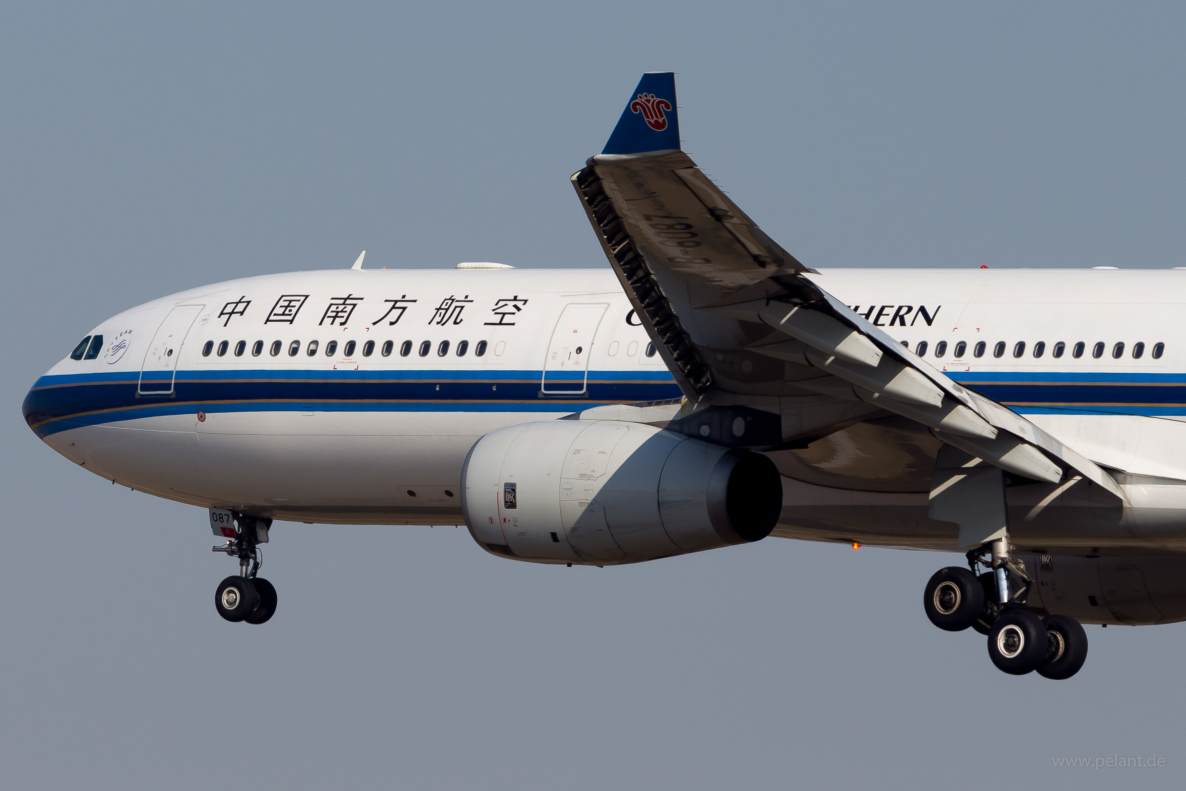 B-6087 China Southern Airbus A330-343 in Peking / PEK