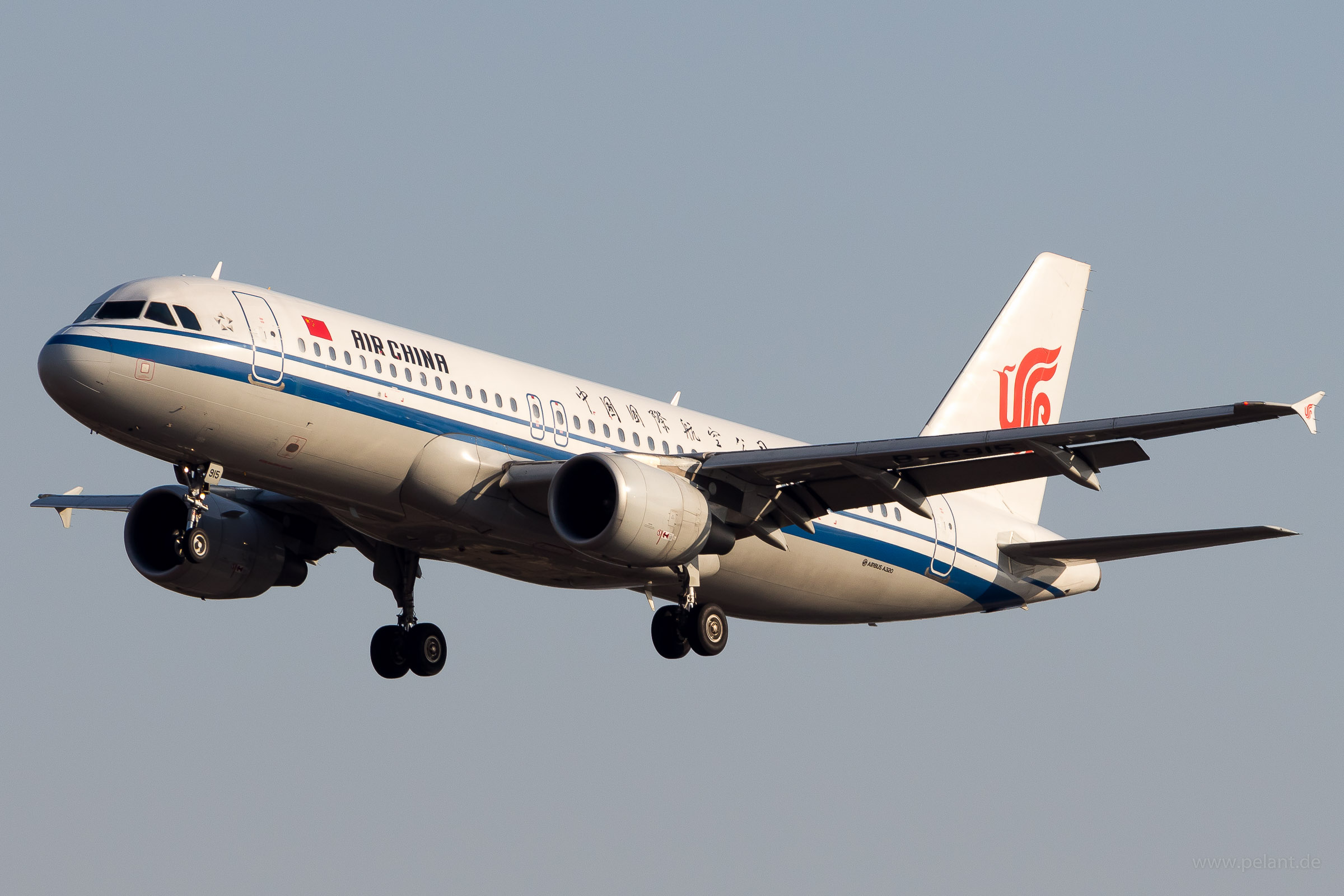 B-6915 Air China Airbus A320-214 in Peking / PEK