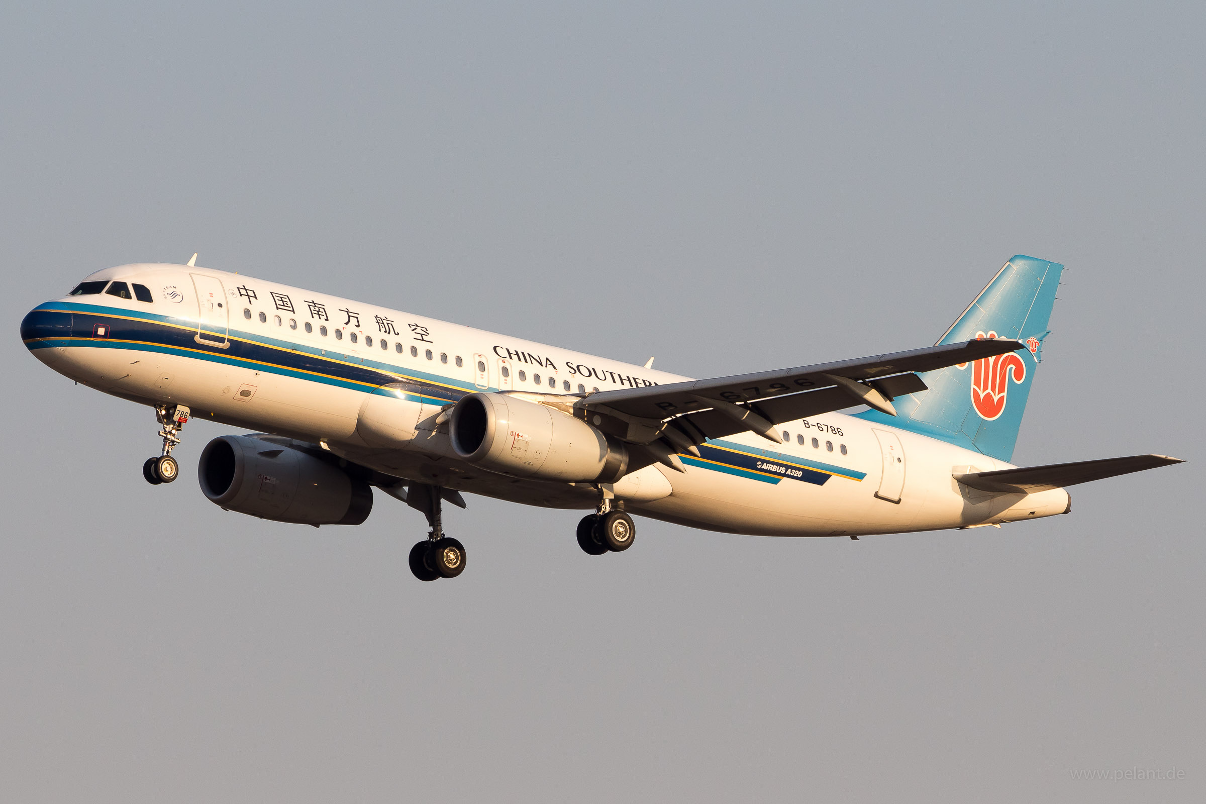 B-6786 China Southern Airbus A320-232 in Peking / PEK