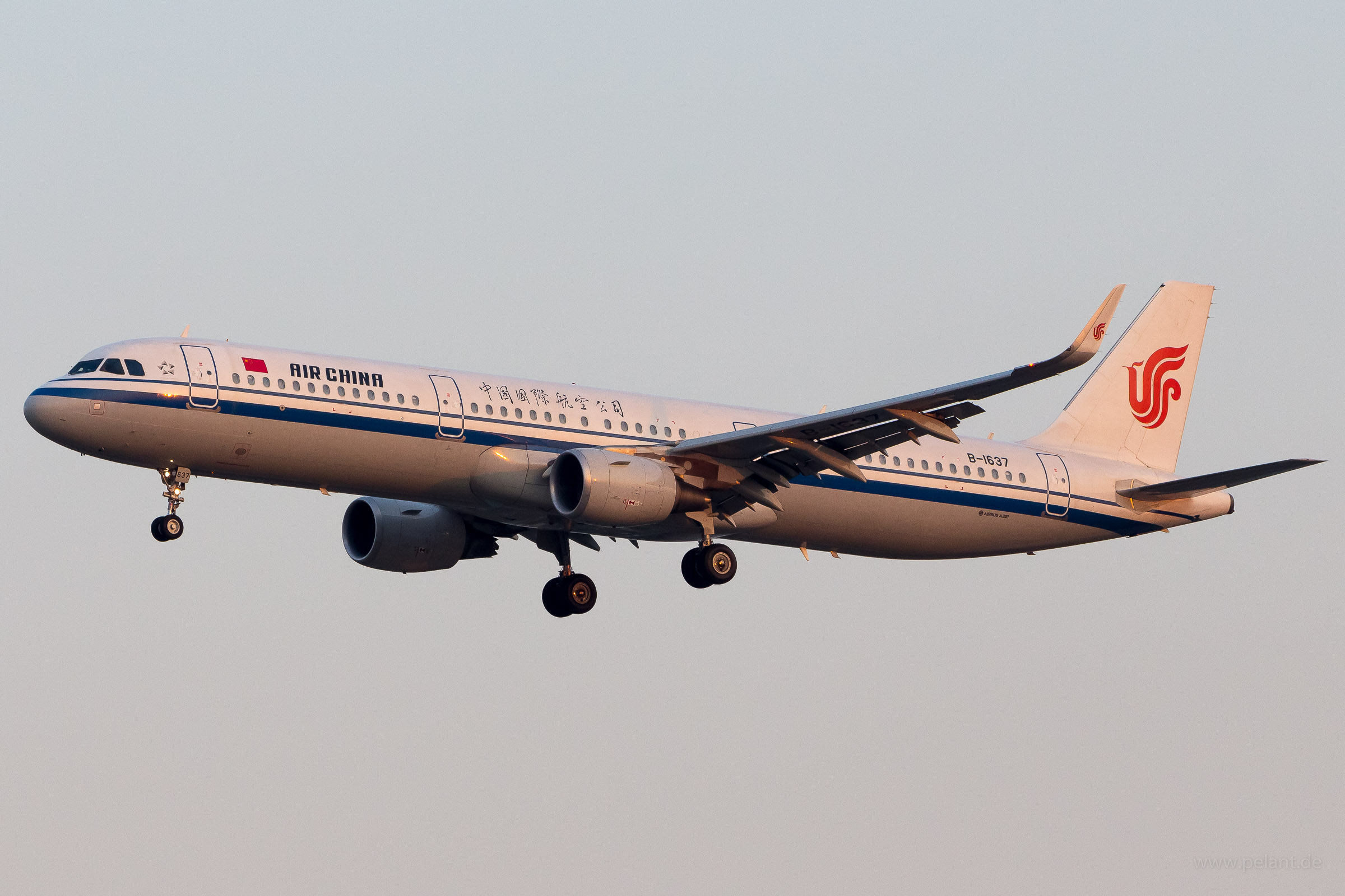 B-1637 Air China Airbus A321-213 in Peking / PEK