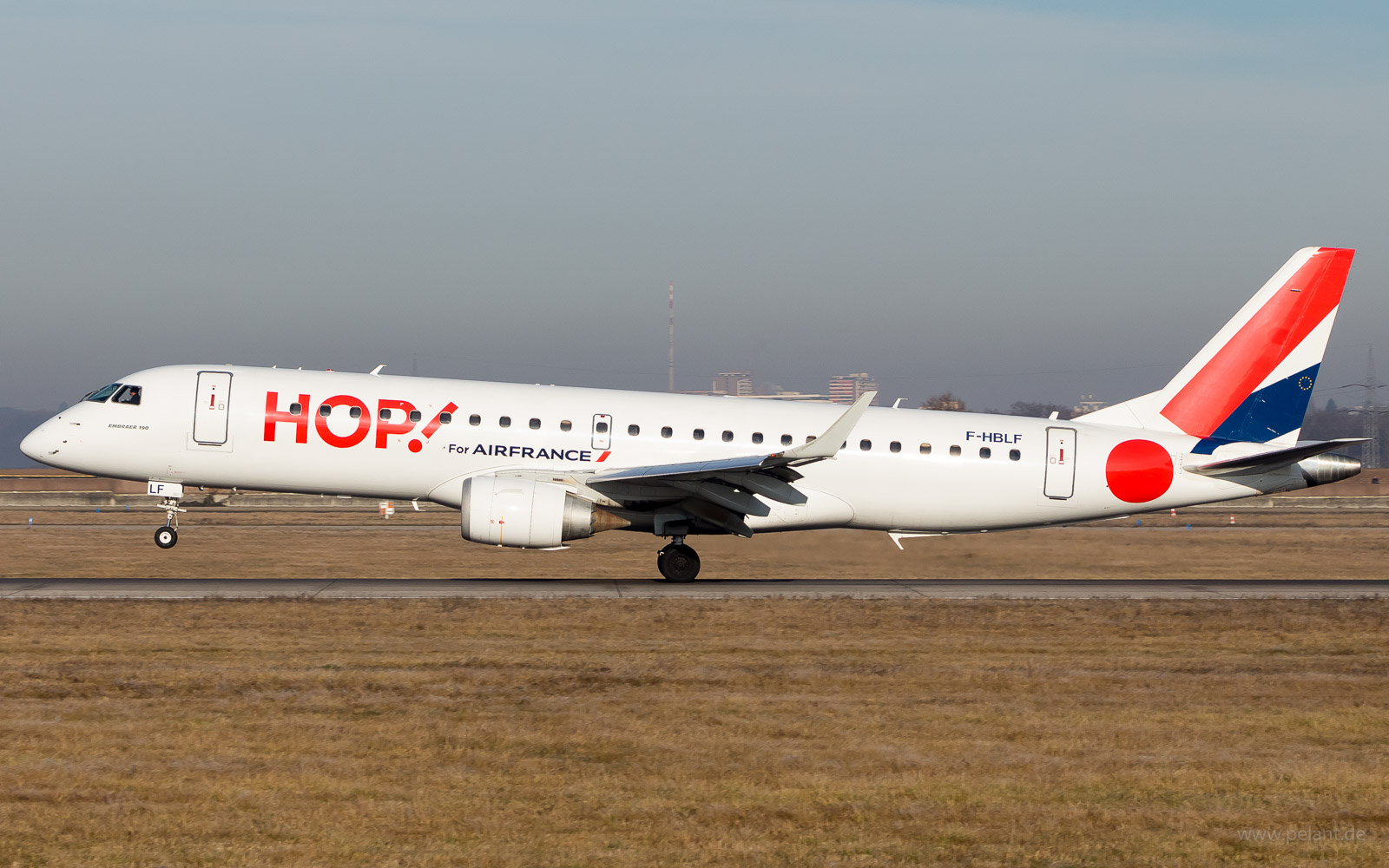 F-HBLF HOP! Embraer 190 in Stuttgart / STR