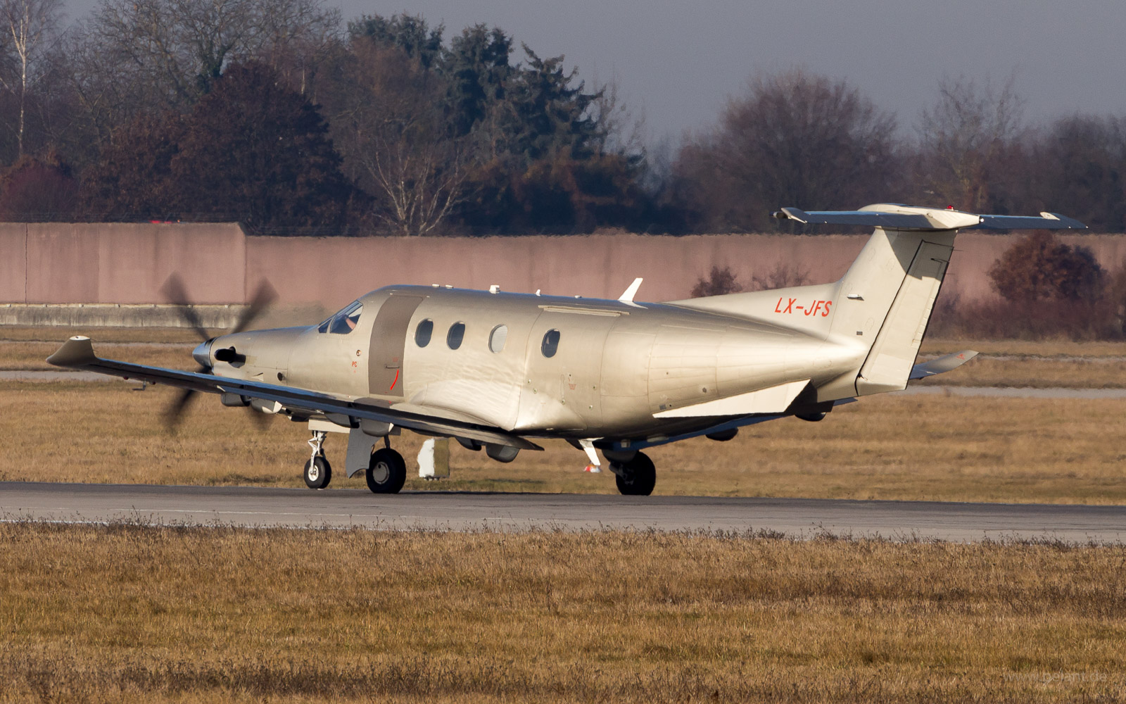 LX-JFS Jetfly Aviation Pilatus PC-12/47E in Stuttgart / STR