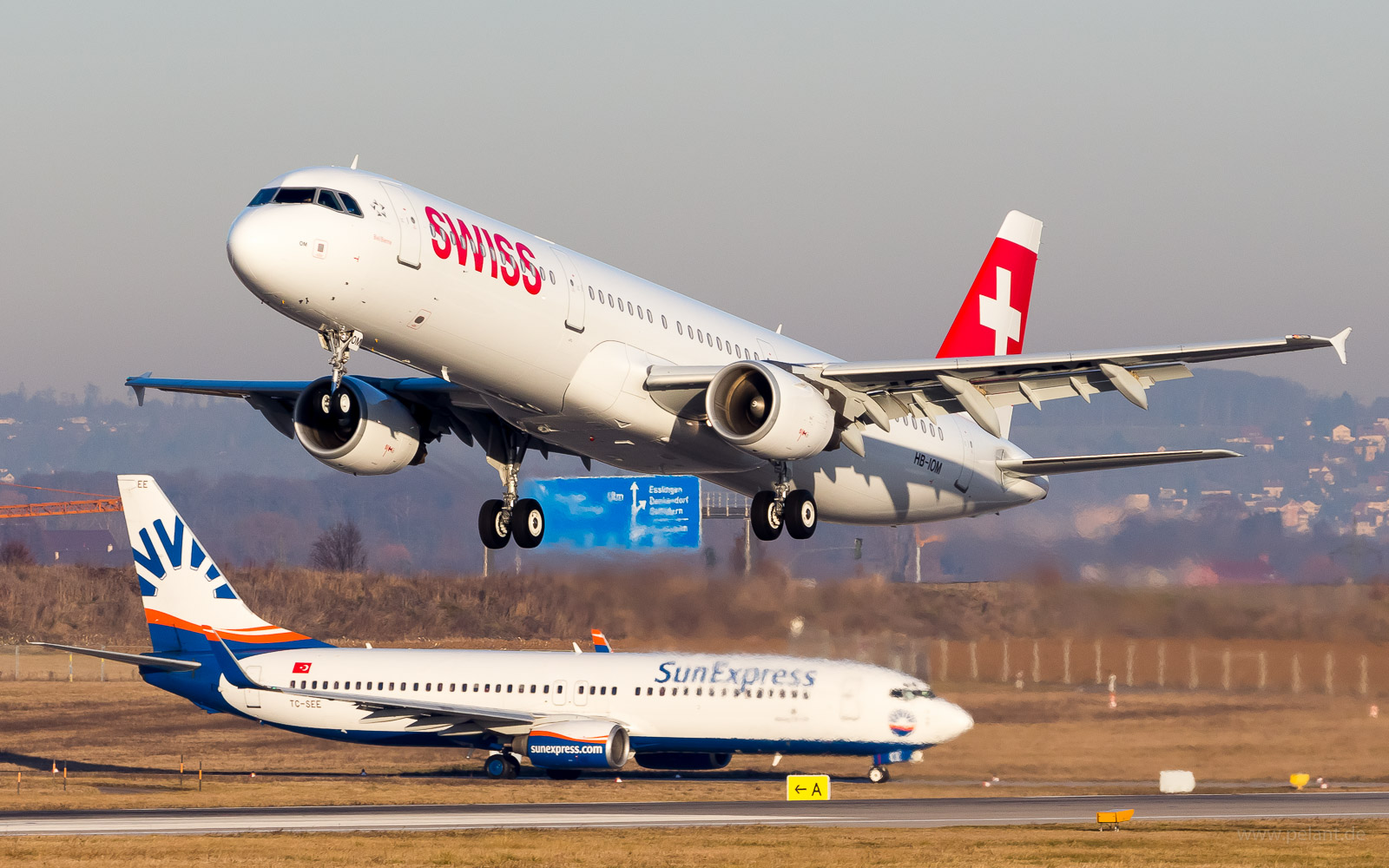 HB-IOM Swiss Airbus A321-212 in Stuttgart / STR