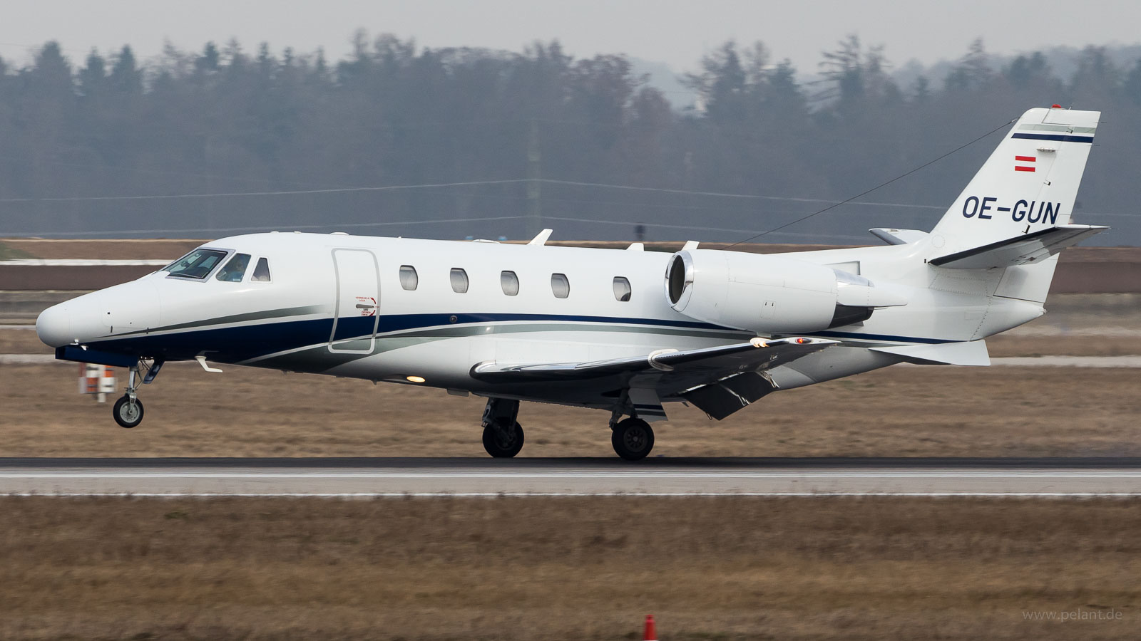 OE-GUN ? Cessna 560XL Citation Excel in Stuttgart / STR