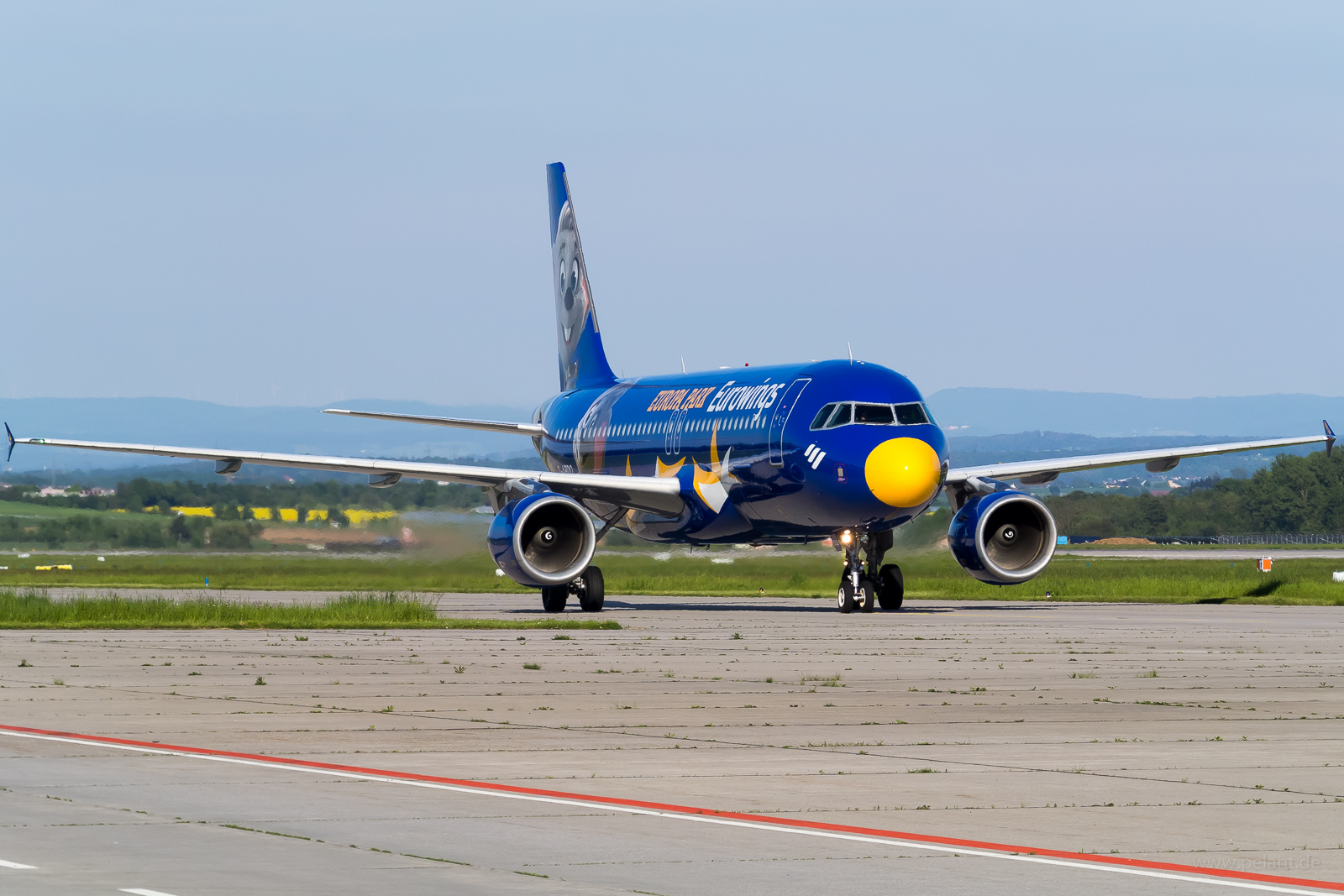 D-ABDQ Eurowings Airbus A320-214 in Stuttgart / STR (Europa Park Livery)