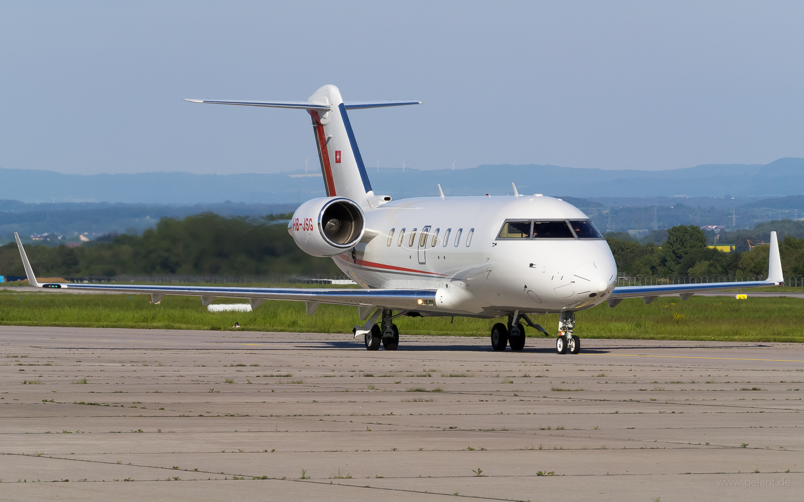 HB-JSG ? Canadair Challenger 605 in Stuttgart / STR