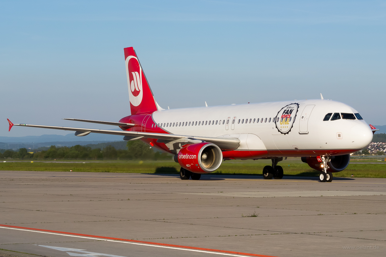 D-ABFK Air Berlin Airbus A320-214 in Stuttgart / STR