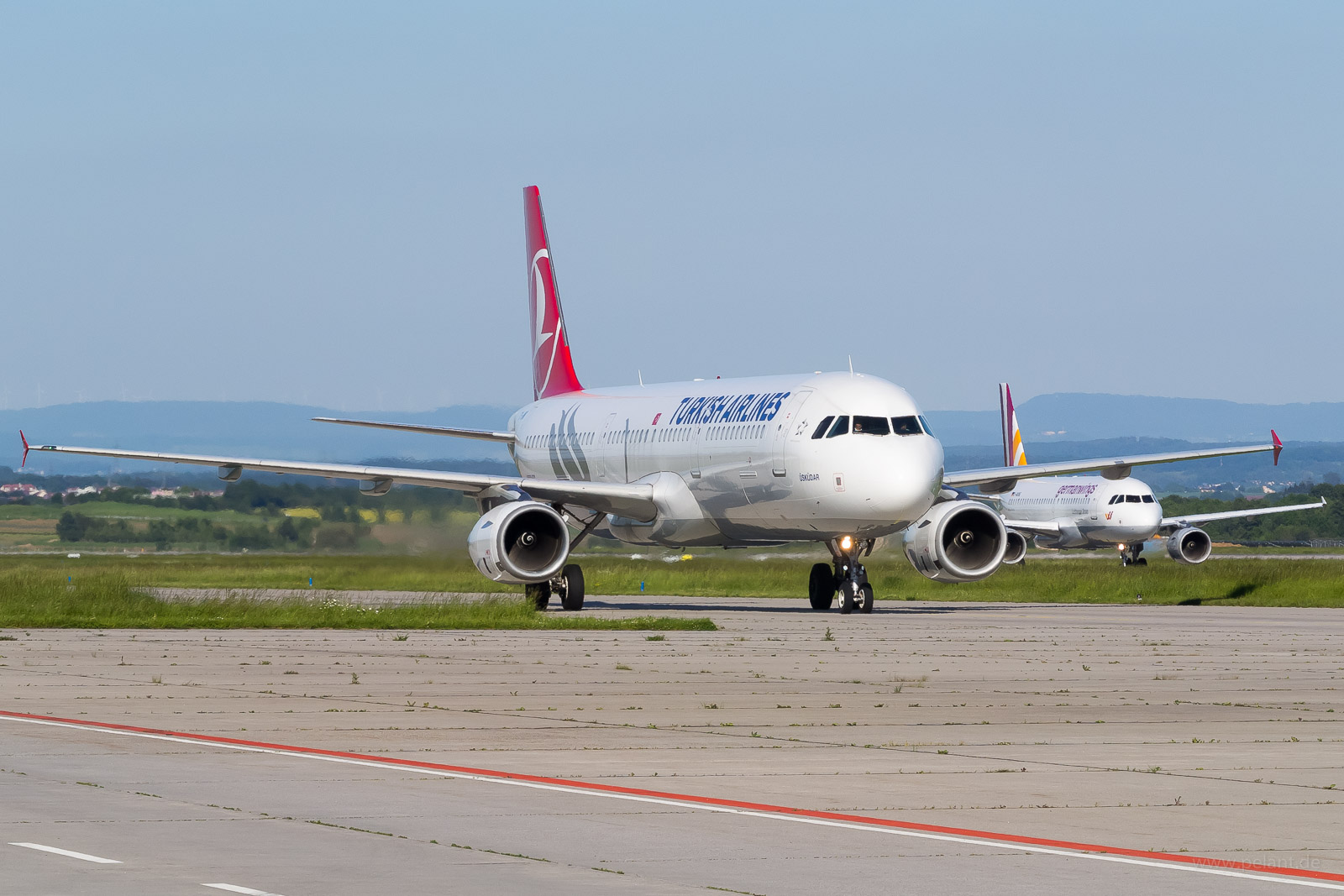TC-JMK Turkish Airlines Airbus A321-231 in Stuttgart / STR