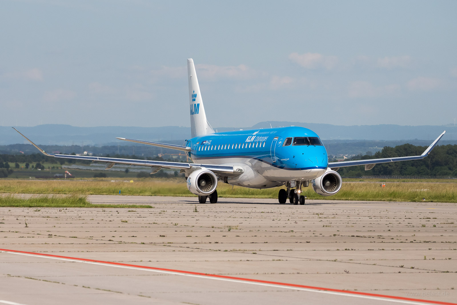 PH-EXL KLM cityhopper Embraer 175 in Stuttgart / STR