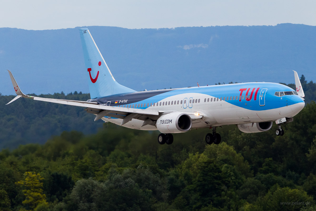 D-ATUC TUIfly Boeing 737-8K5 in Stuttgart / STR