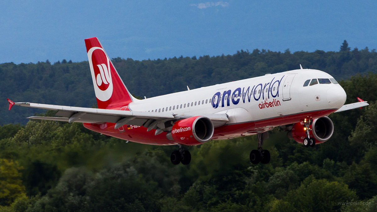 D-ABHC Air Berlin Airbus A320 in Stuttgart / STR (Oneworld Livery)