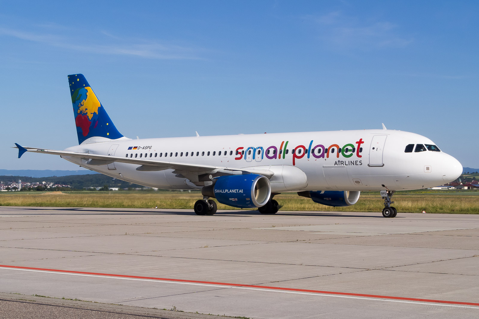 D-ASPG Small Planet Airlines Airbus A320-214 in Stuttgart / STR