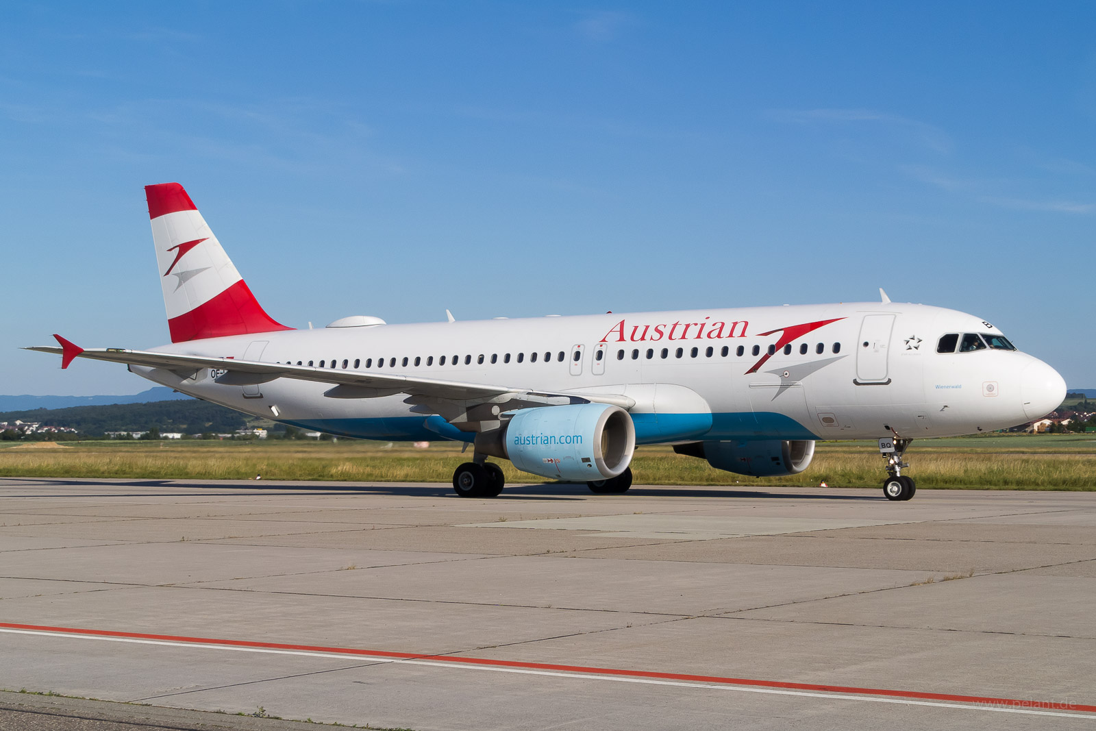 OE-LBQ Austrian Airlines Airbus A320-214 in Stuttgart / STR