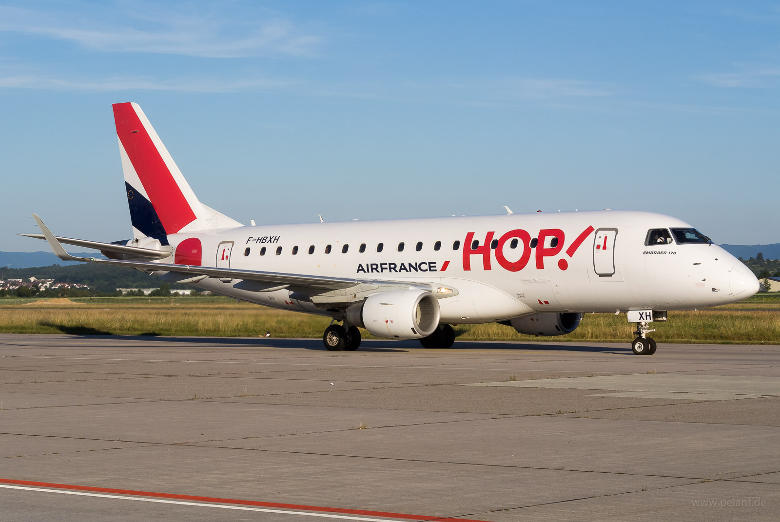 F-HBXH HOP! Embraer 170 in Stuttgart / STR