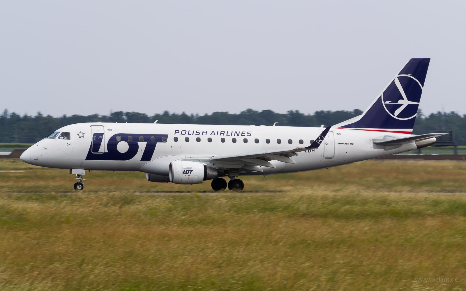 SP-LDH LOT Embraer 170 in Stuttgart / STR