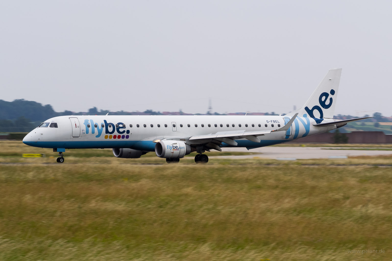 G-FBEL Flybe Embraer 195 in Stuttgart / STR