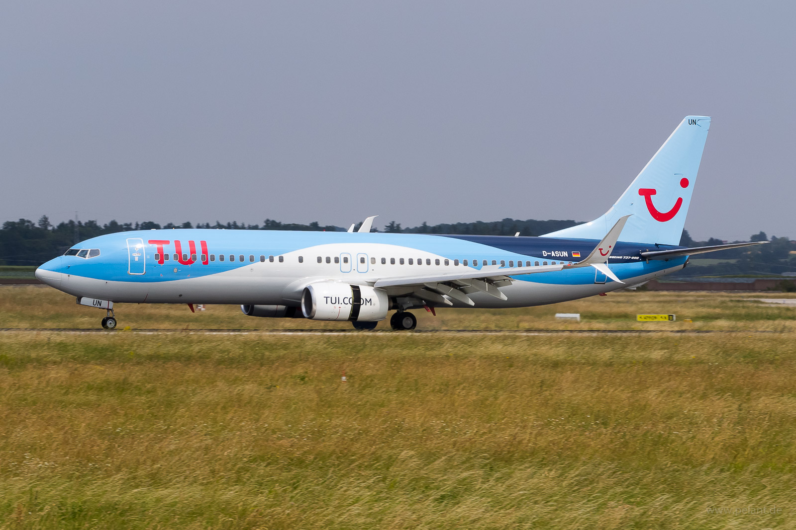 D-ASUN TUIfly Boeing 737-8BK in Stuttgart / STR