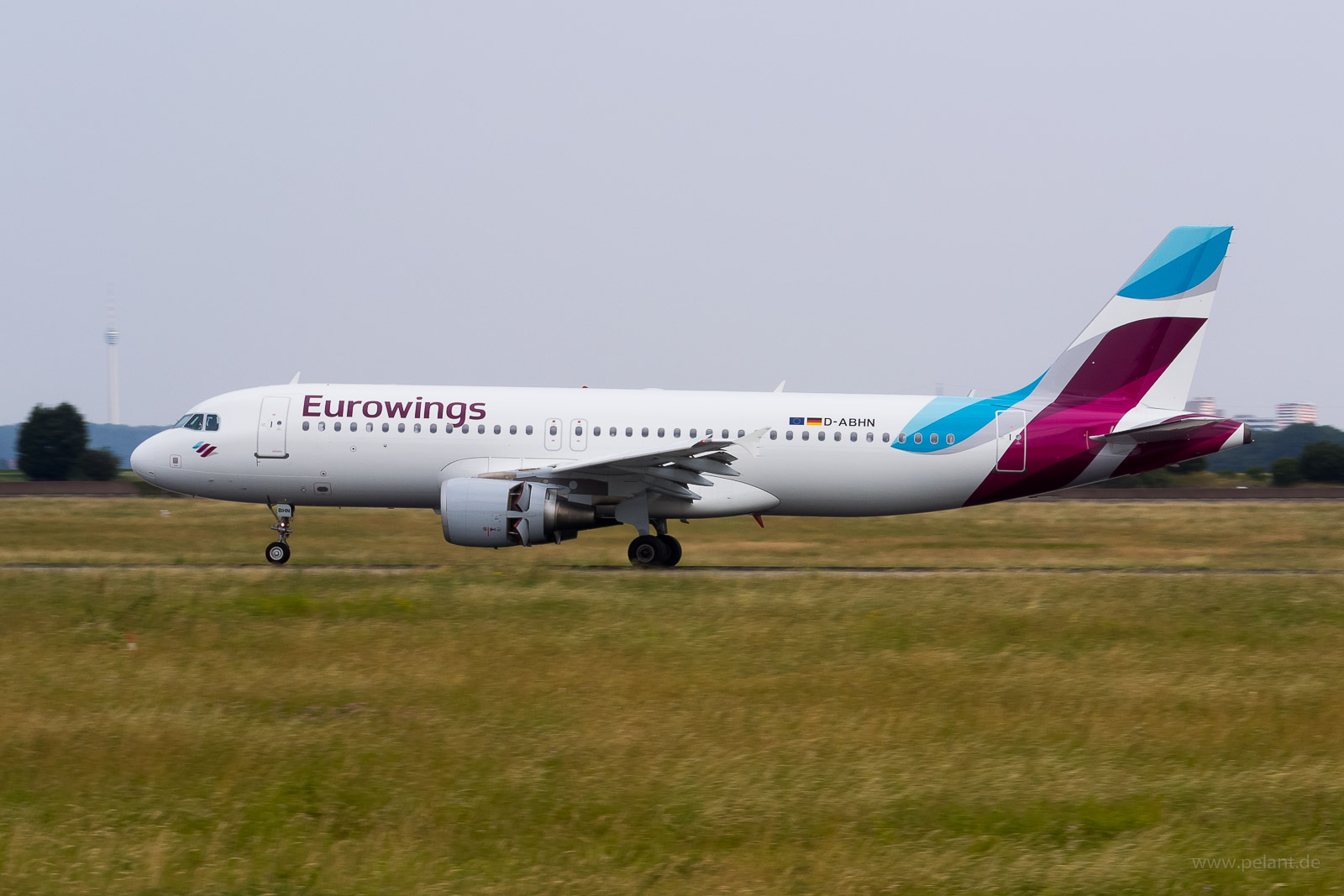 D-ABHN Eurowings Airbus A320-214 in Stuttgart / STR