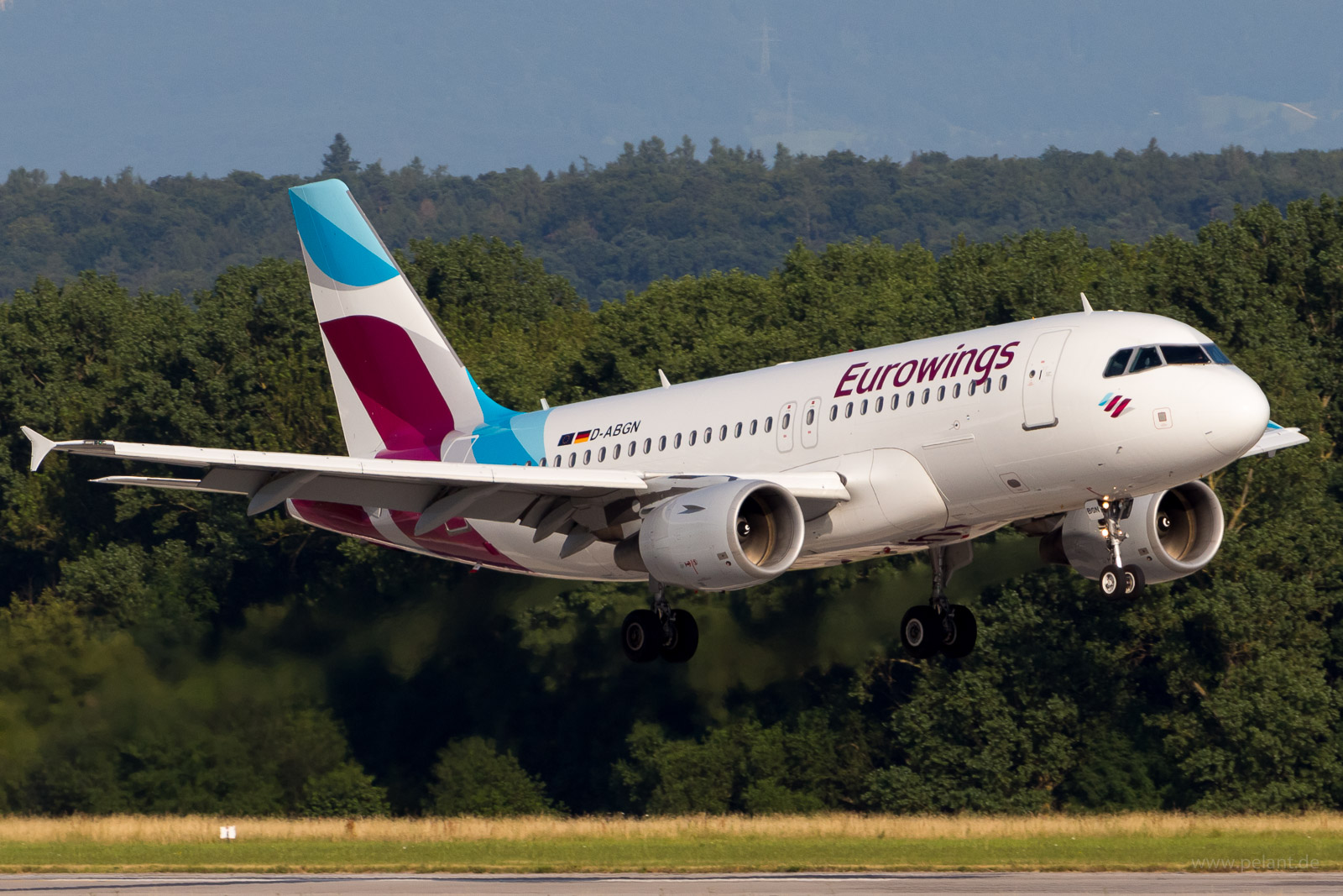 D-ABGN Eurowings Airbus A319-112 in Stuttgart / STR