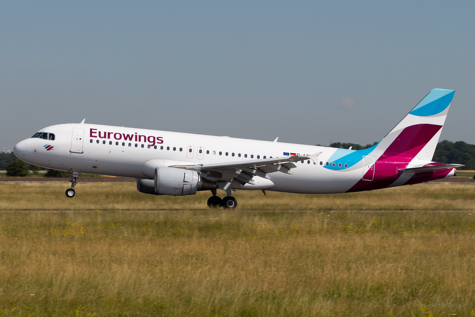D-ABHN Eurowings Airbus A320-214 in Stuttgart / STR