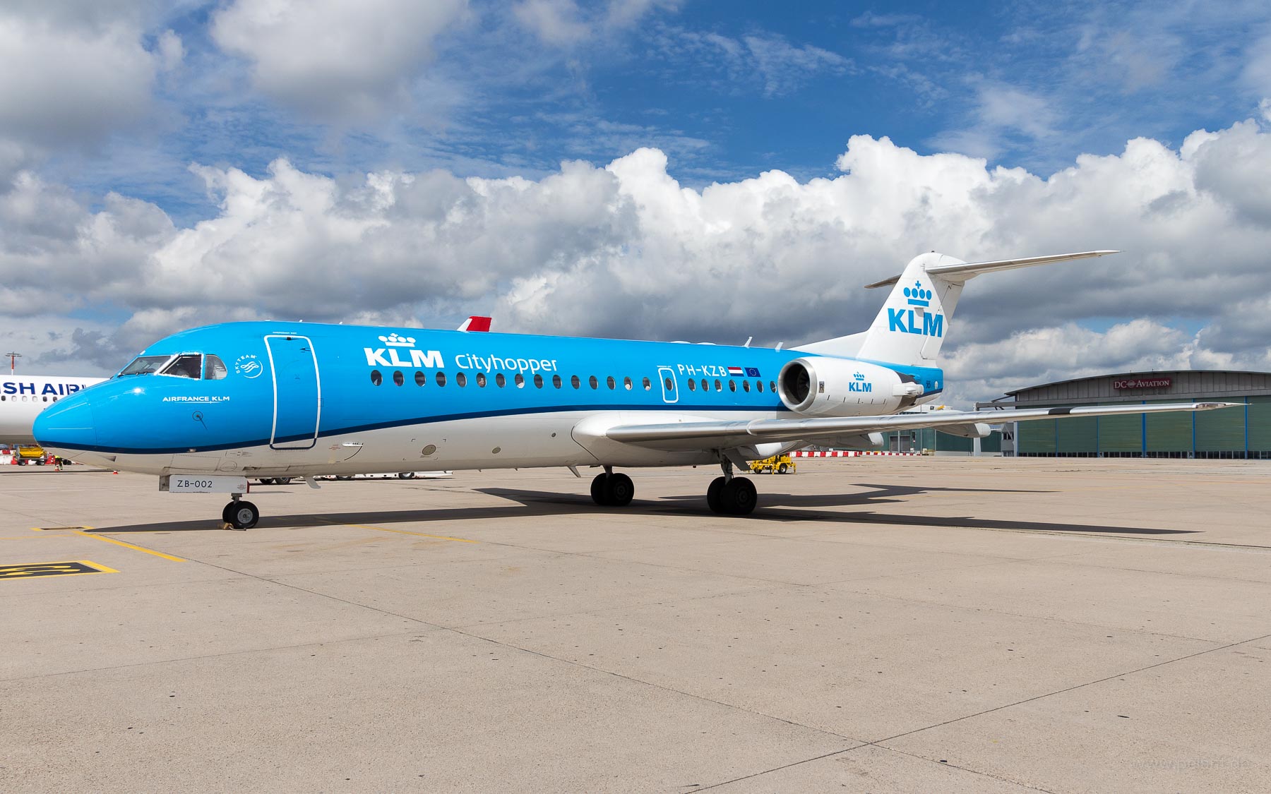 PH-KZB KLM cityhopper Fokker 70 in Stuttgart / STR