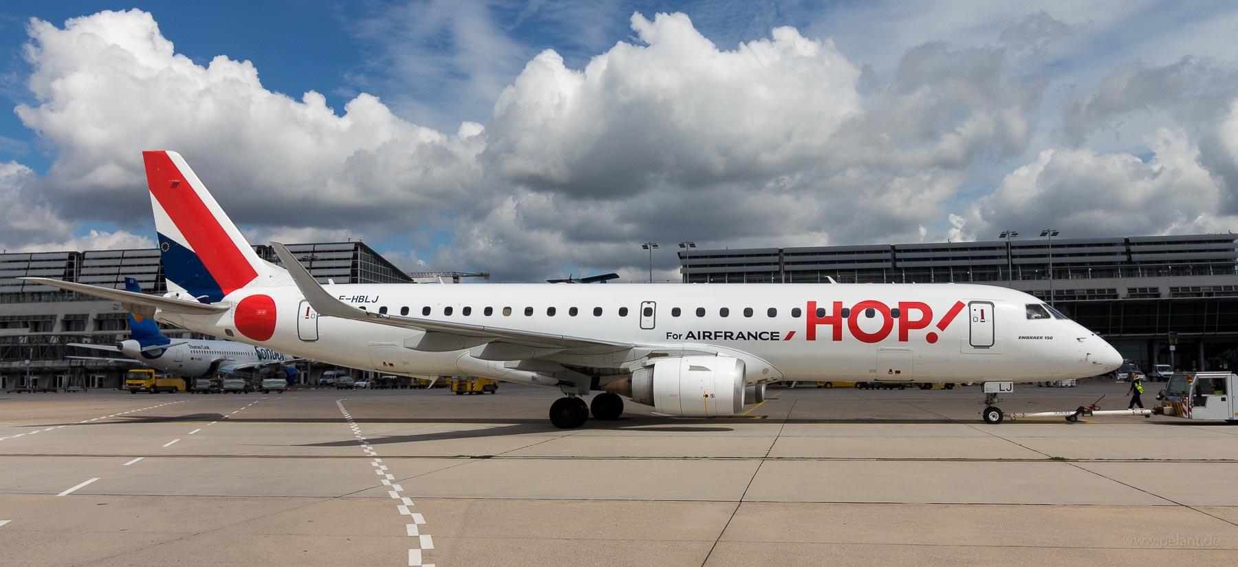 F-HBLJ HOP! Embraer ERJ-190STD in Stuttgart / STR