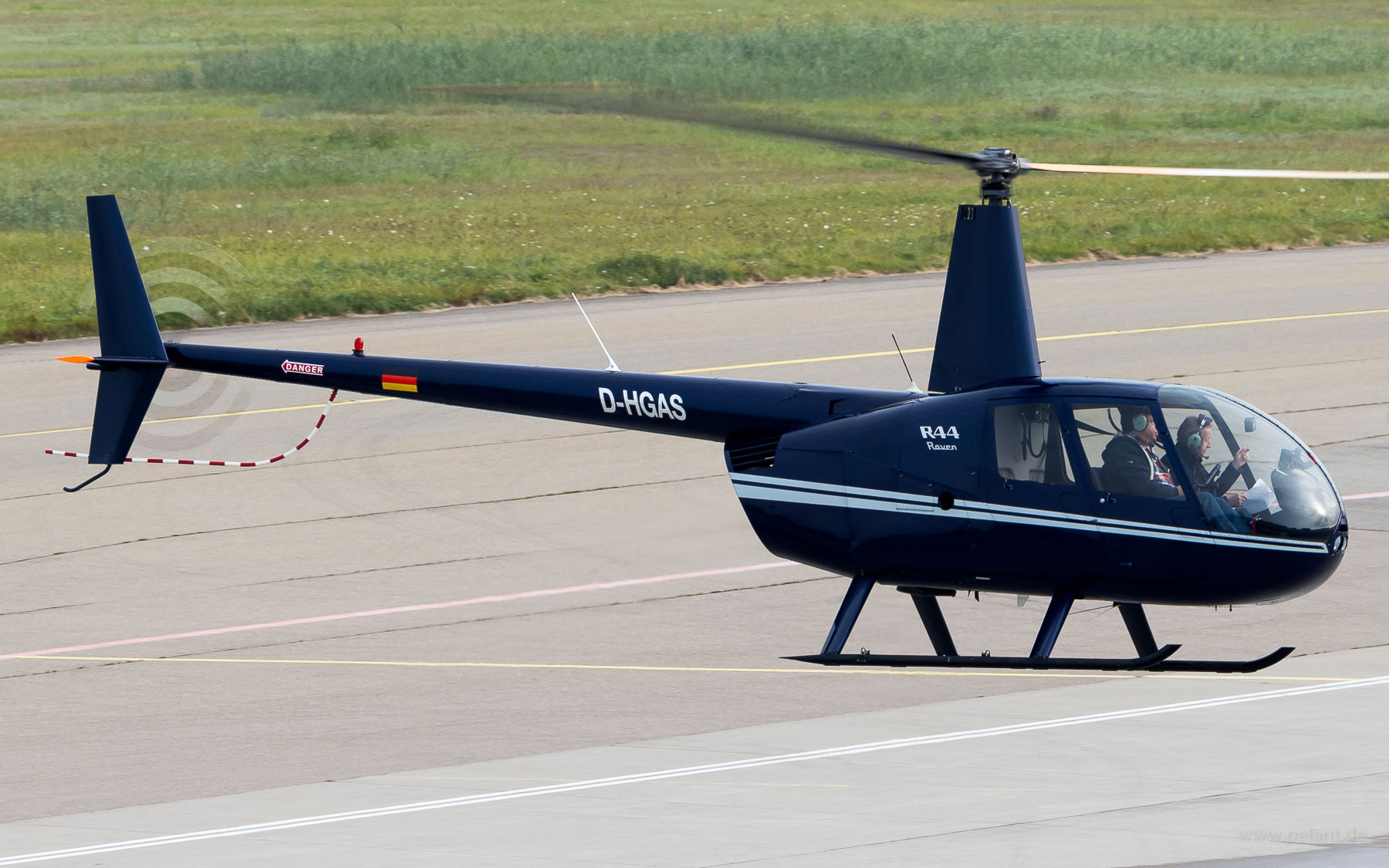 D-HGAS ? Robinson R44 in Friedrichshafen / FDH